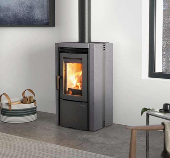 Poêle à bois raccordable en pierre - LA NORDICA Ester 5.0 8 kW