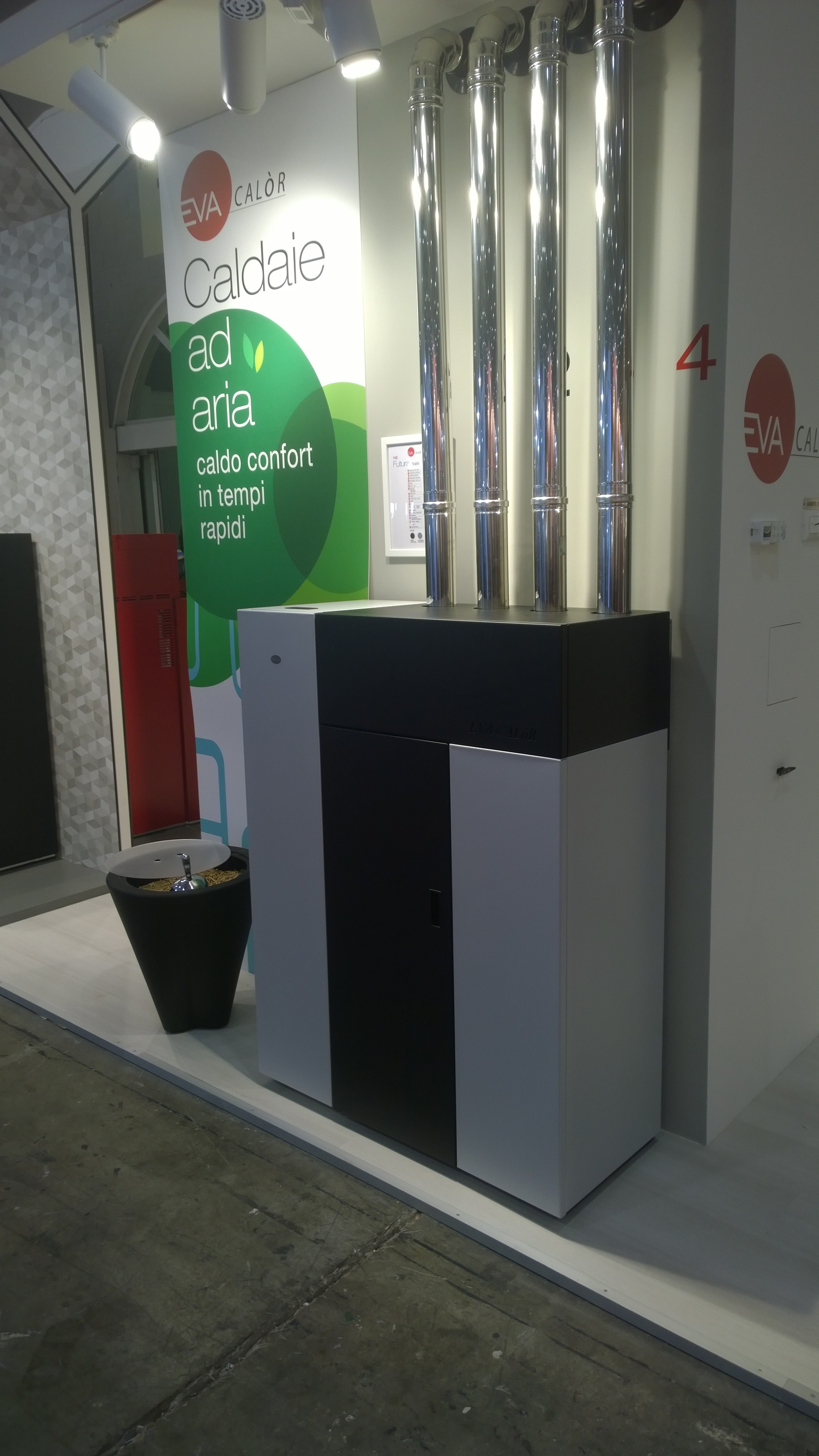 Chaudière à granulés étanche à air pulsée - EVA CALOR Futura 18.5 kW